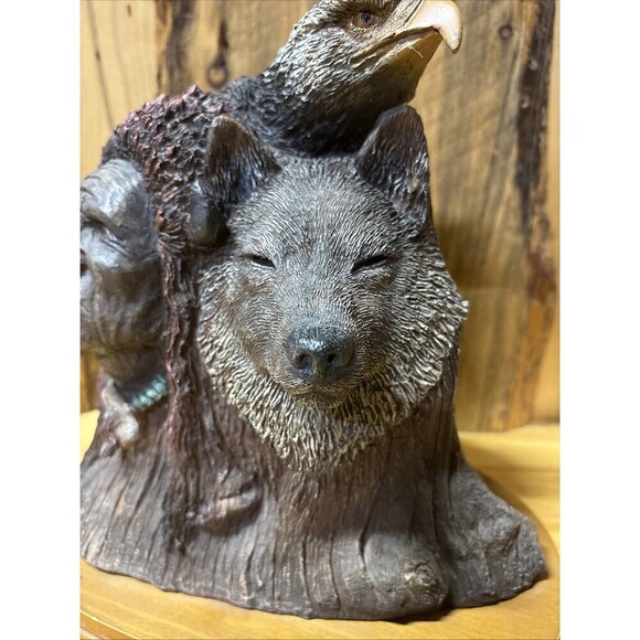 Eagle Indian Wolf Statue Resin on Wood Base Native American Intricate Details - Picture 2 of 9